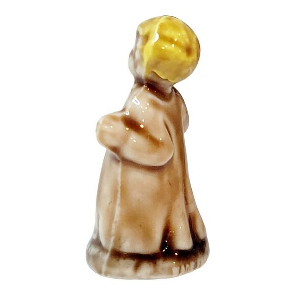 Wade Whimsie Red Rose Tea Figurine, Wee Willie Winkie, Nursery Rhyme Series - Picture 2 of 5